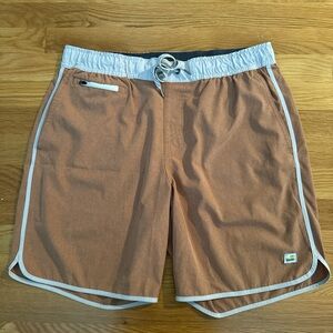 Men’s vuori bank 7” shorts